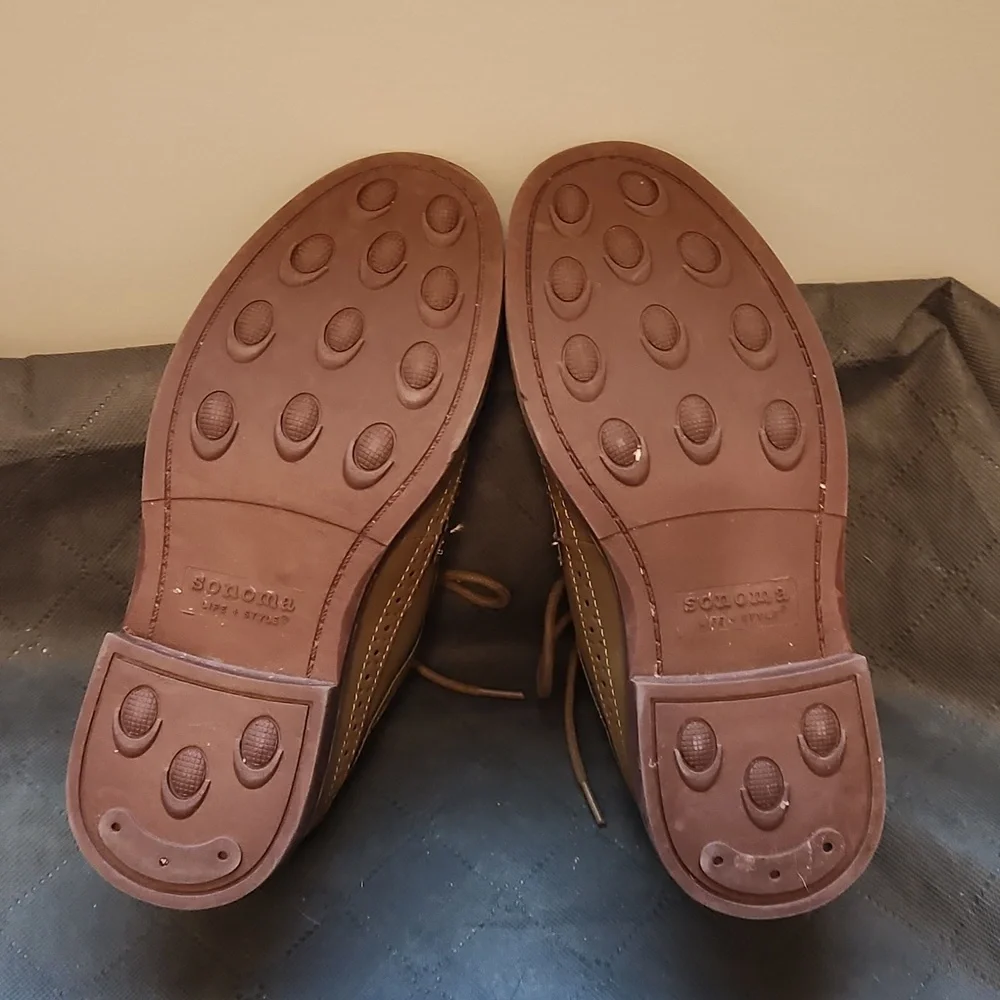 Sonoma Classic Tan Brogue Kids Shoes Size 2